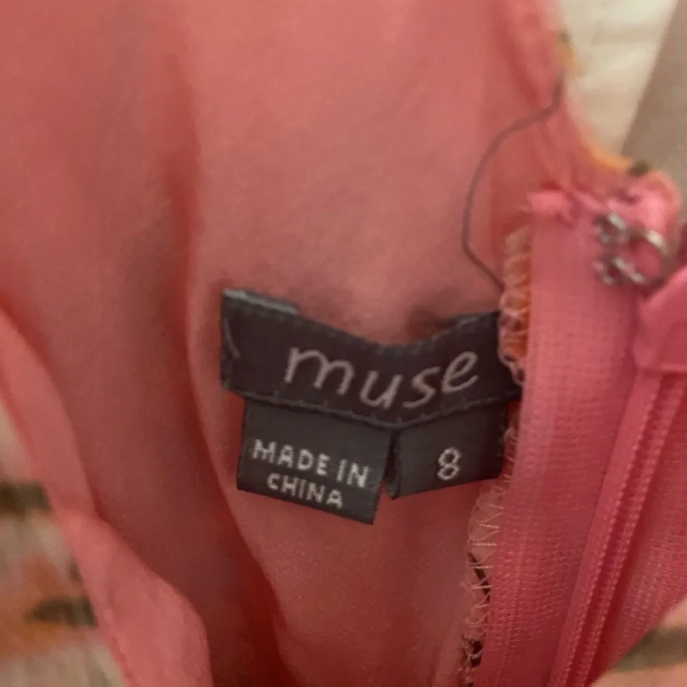 Muse size 8 long dress- zips up - Picture 5 of 12